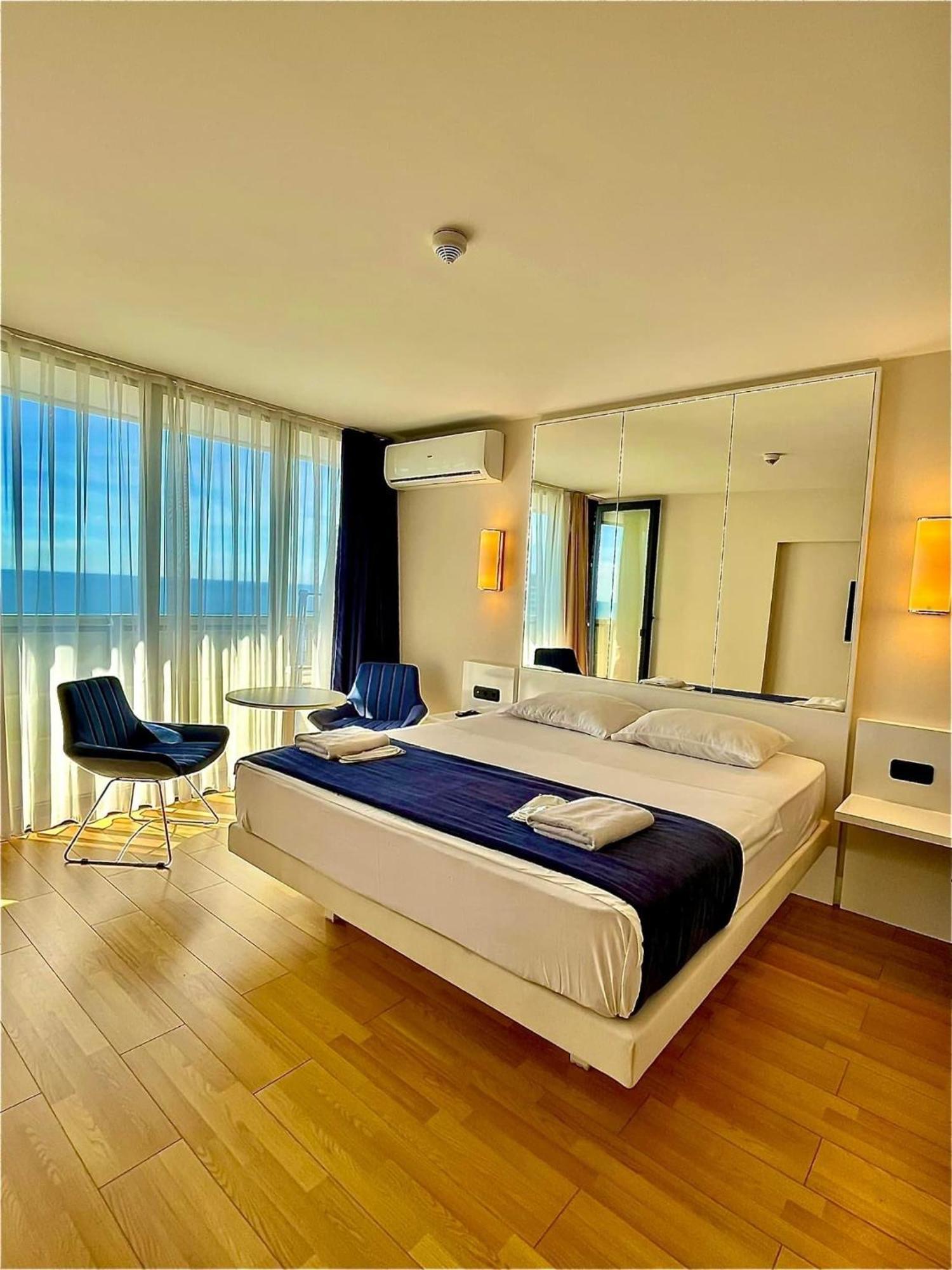 Orbi City Aparthotel Sea View Batum Dış mekan fotoğraf
